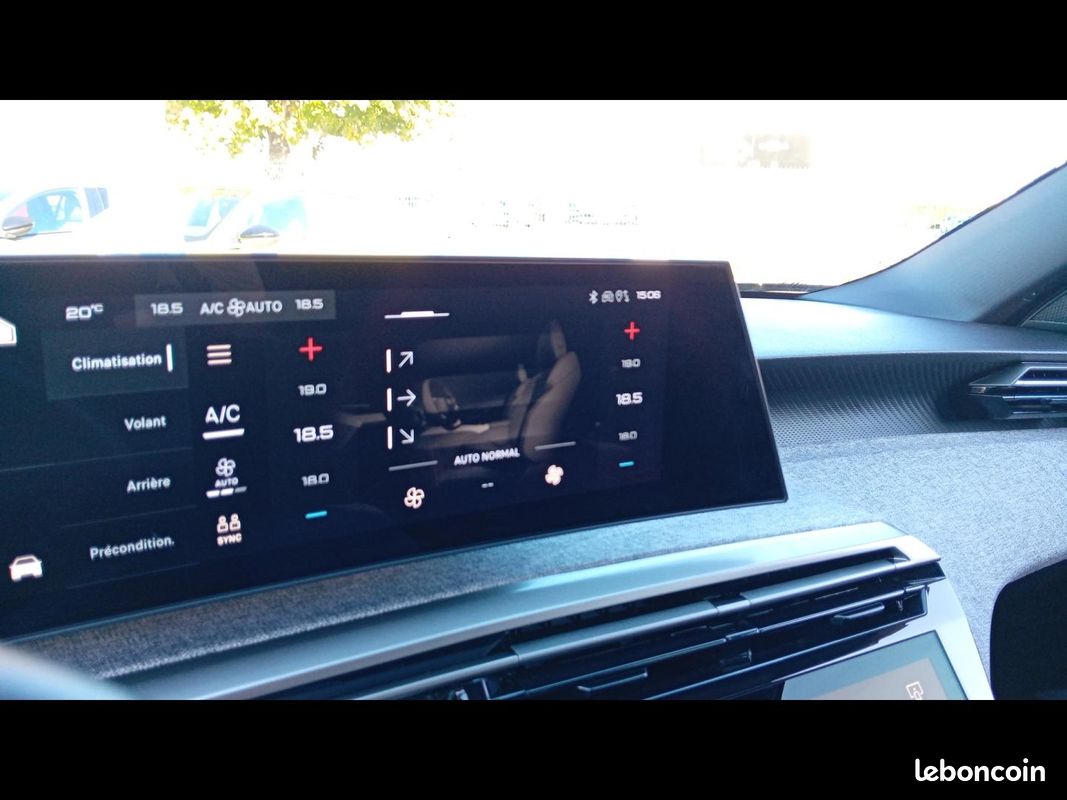 Peugeot 5008 Electrique 210ch Batterie 73 kWh Allure / Pompe à chaleur + Pack Vision 360 & Drives as (image 23)