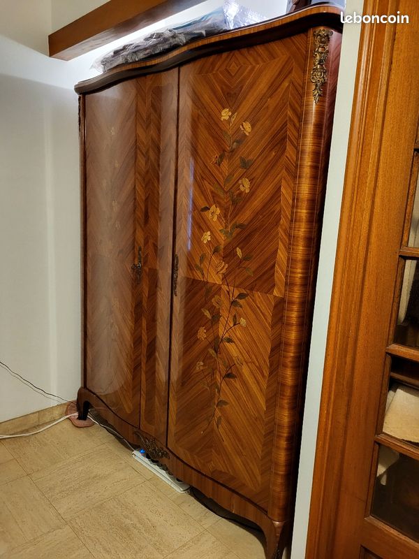 Armoire de chambre marquetee en bois de rose 1m60 longeur hauteur 1m86 profondeur 50 (image 1)