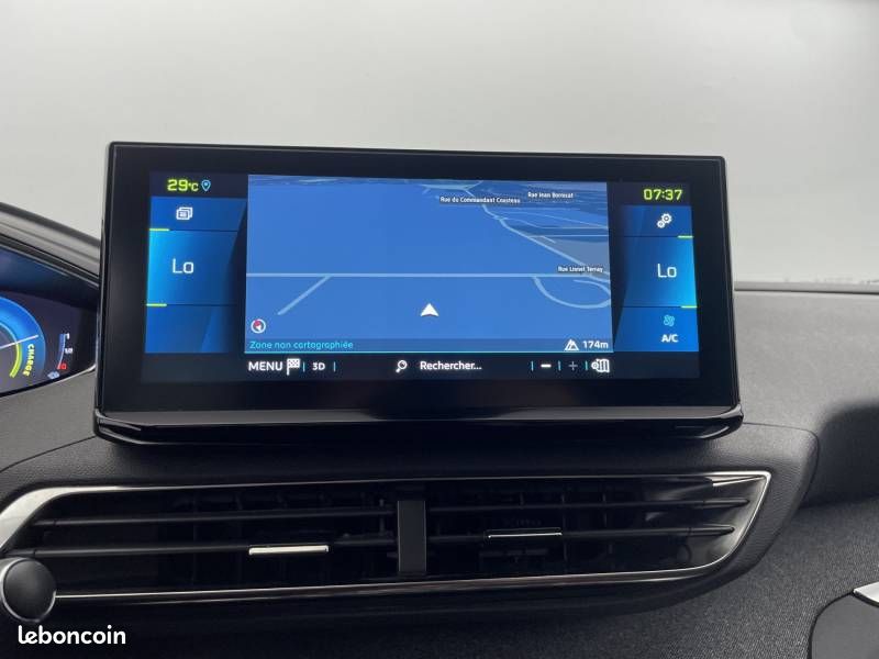 Peugeot 3008 Hybrid 225 e-EAT8 Roadtrip (image 20)