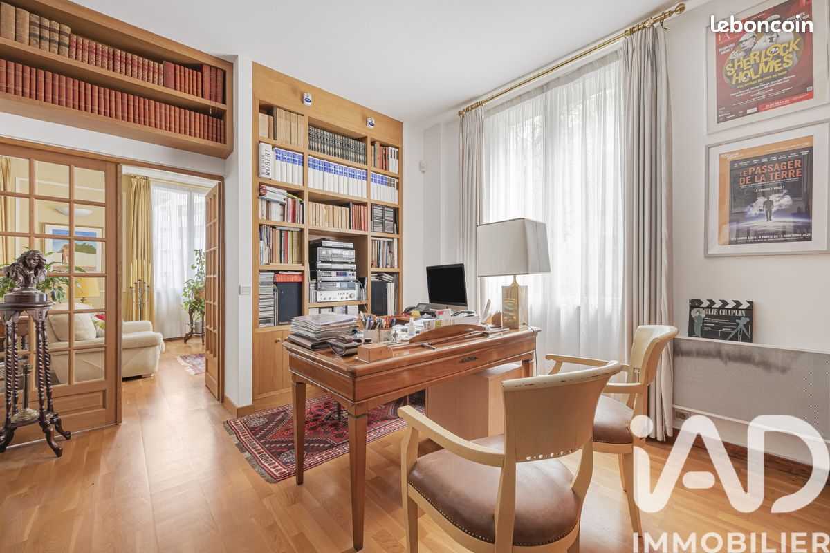 Appartement 5 pièces 148 m² · à Paris · 148 m² · 999 000 €