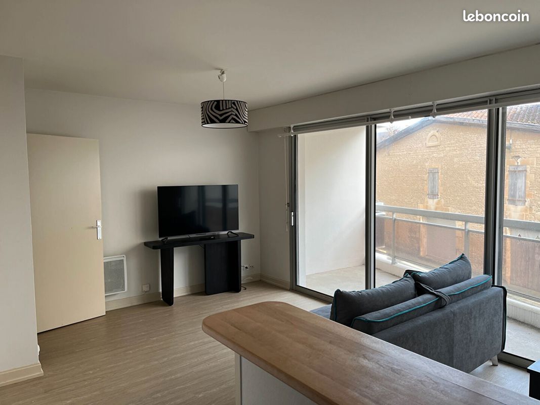 Appartement 1 pièce 28 m² · à Niort · 28 m² · 480 €