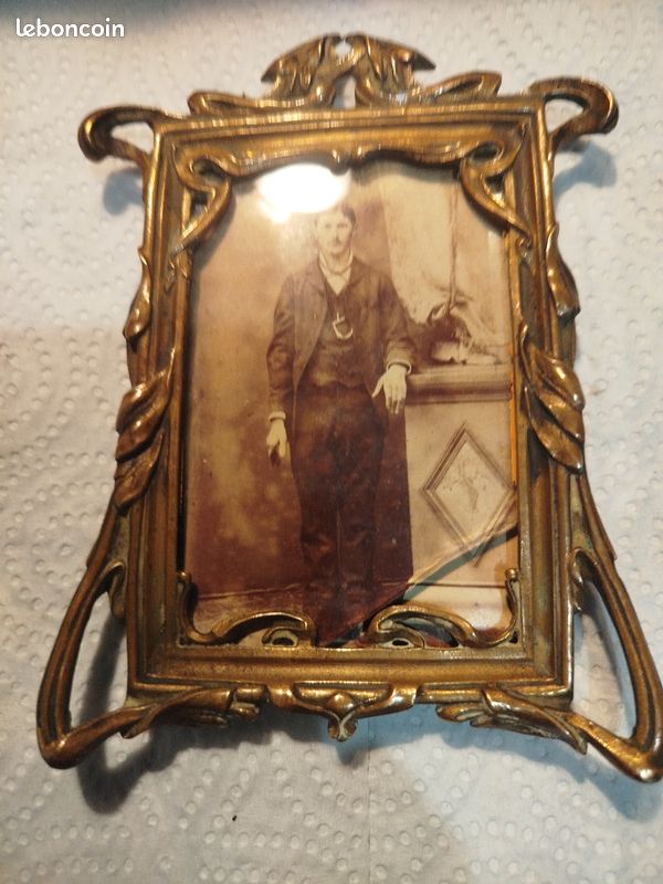 Petit cadre photo en bronze du début du siècle sur France | petit cadre laiton