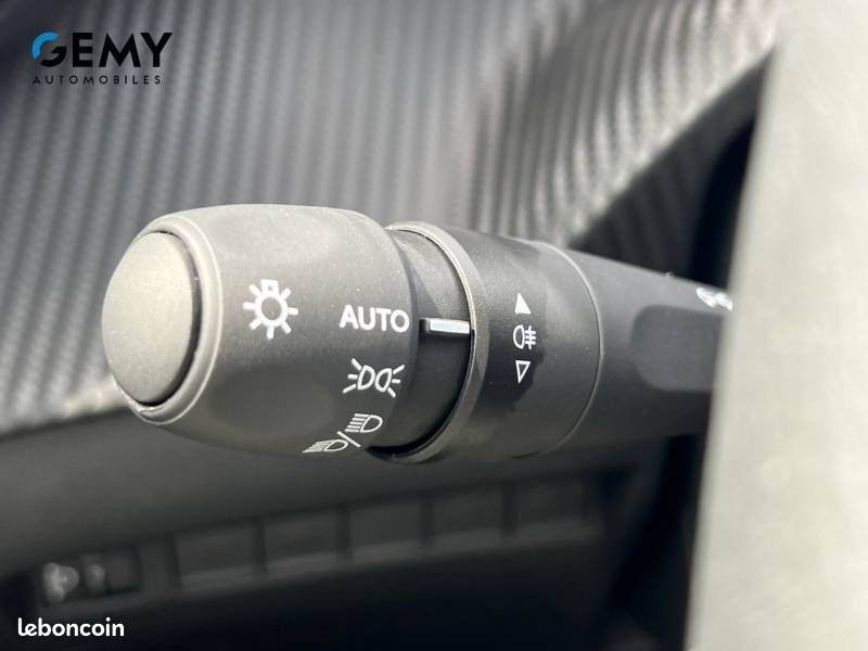 Peugeot 2008 Electrique 54 kWh 156 ch Allure (image 15)