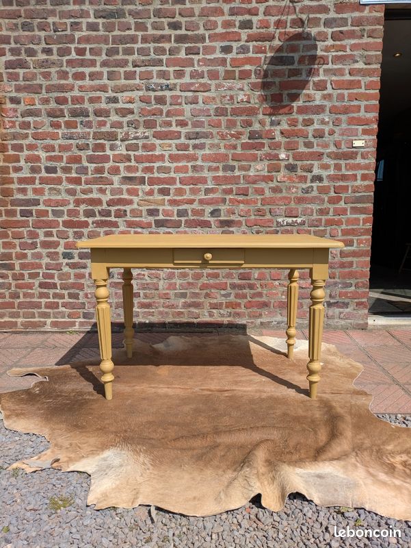 Table ancienne patinée (image 1)
