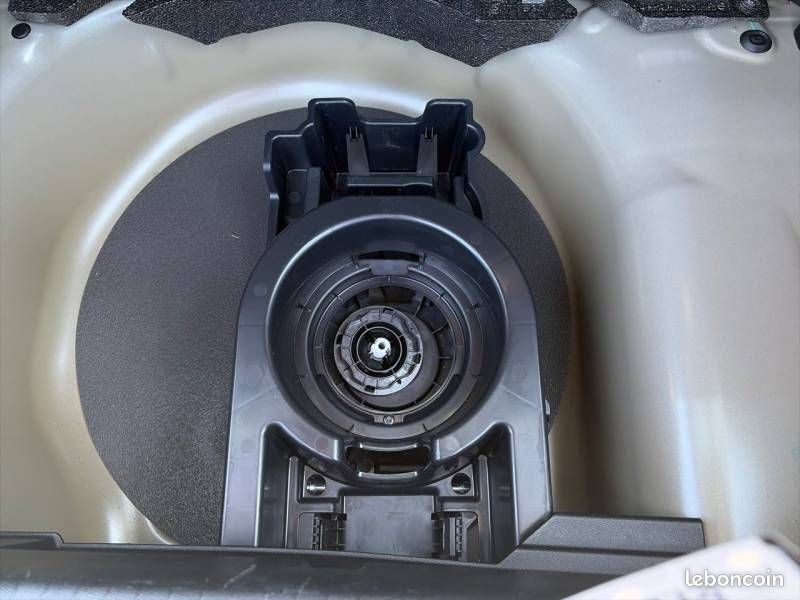 Peugeot 208 100 S&S BVM6 Style (image 24)