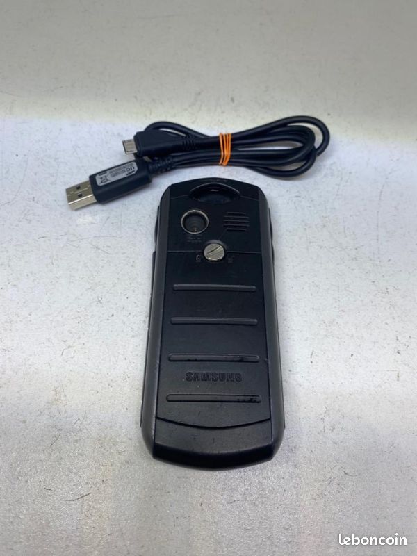 Téléphone portable Samsung Solid GT-B2710 (image 2)