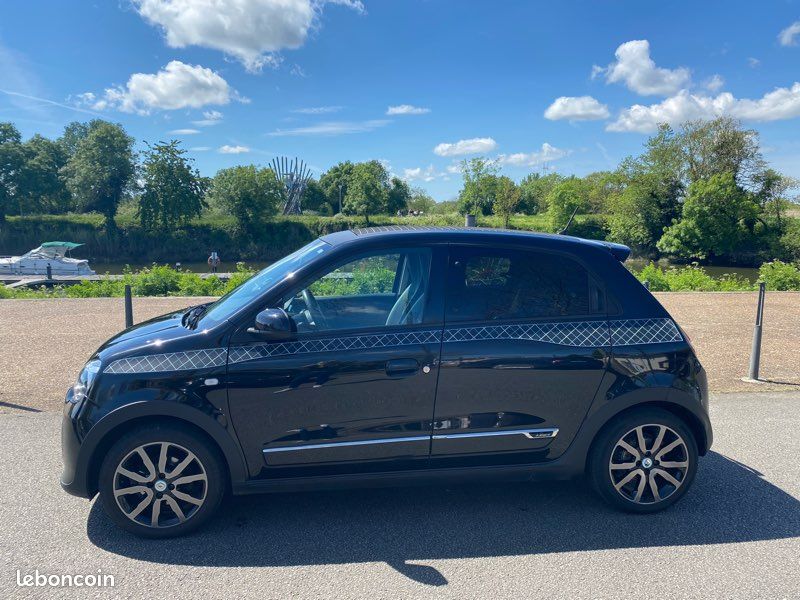 Twingo III toit ouvrant série limitée la parisienne (image 1)