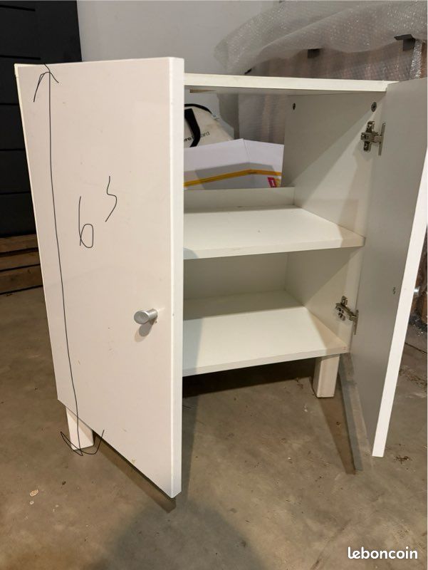 Meuble de salle de bain (image 1)