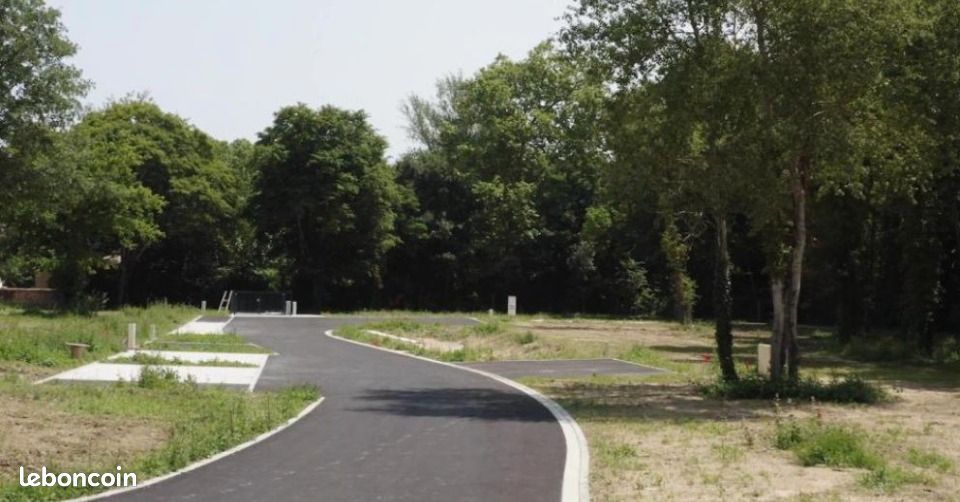 Terrain 651 m² · à Labastidette · 105 000 €