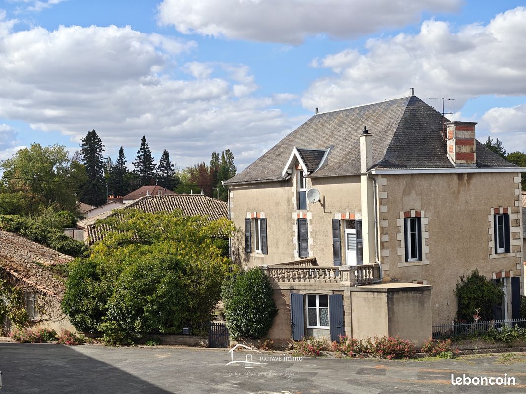 Maison 4 pièces 180 m² · à Lezay · 180 m² · 222 400 €