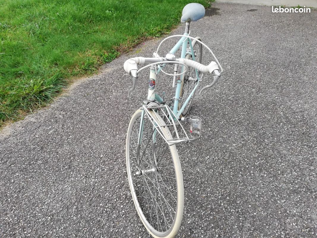 Cadre de vélo Liberia réhabilité en singlespeed par un de nos