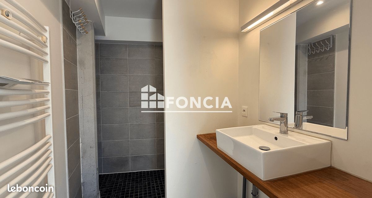 Apartment (image 7)