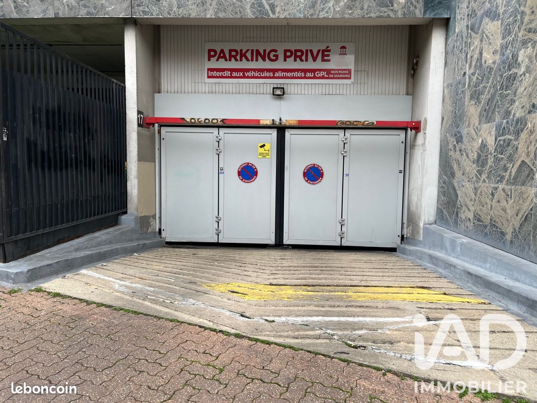 Parking 10 m² · à Paris · 10 m² · 15 000 €