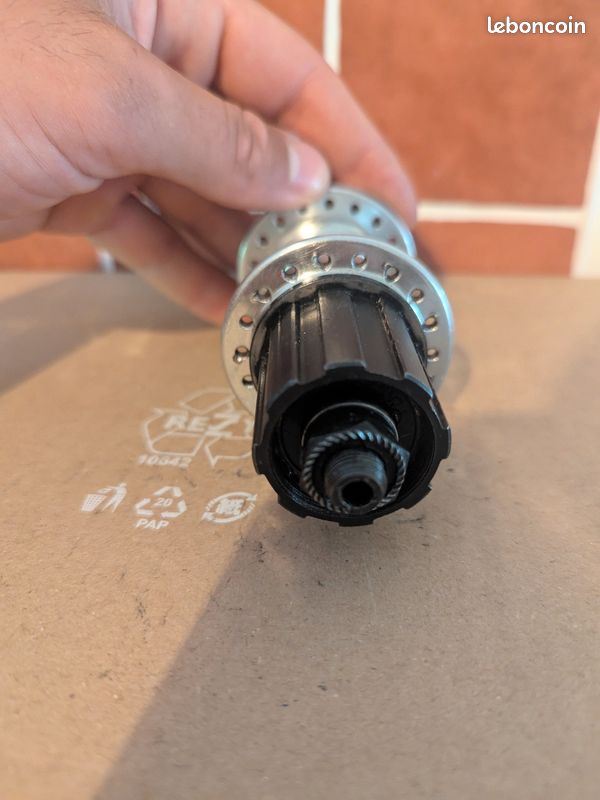 Moyeu Arrière 8/9/10V 32 Trou Deore FH-M6010 Frein À Disque Center Lock