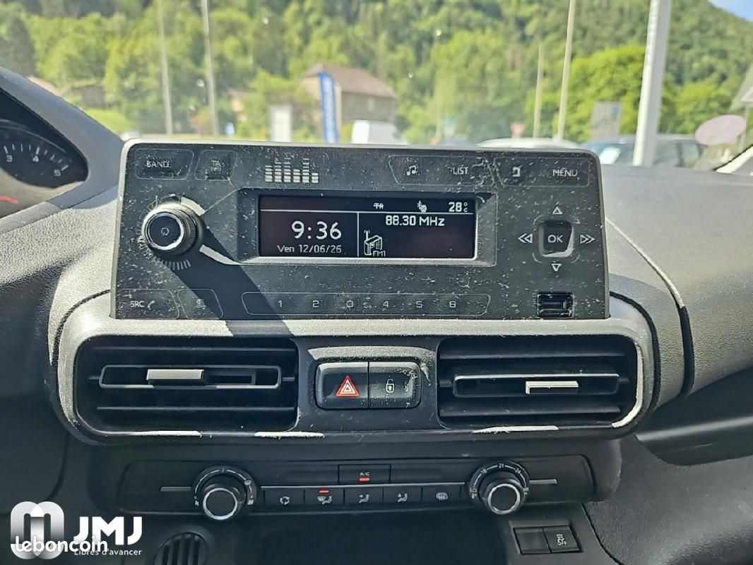 Peugeot Partner FOURGON STANDARD 650 KG PURETECH 110 S&S BVM6 PREMIUM (image 12)
