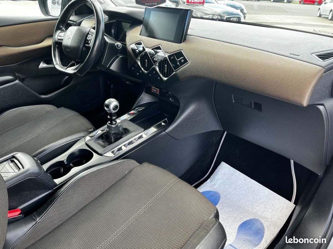DS DS3 CROSSBACK 1,5 Blue HDi 100 CH So Chic 10/2019 118500 KMS APPLE CARPLAY CLIMATISATION (image 13)