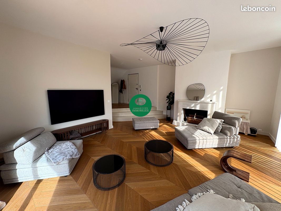 Maison 6 pièces 241 m² · à La Seyne-sur-Mer · 241 m² · 832 000 €