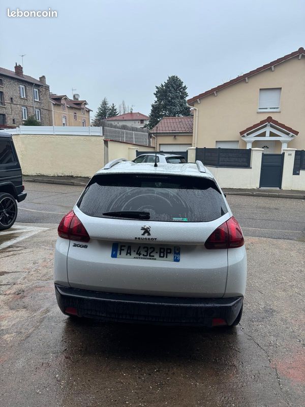 Peugeot 2008 (image 6)