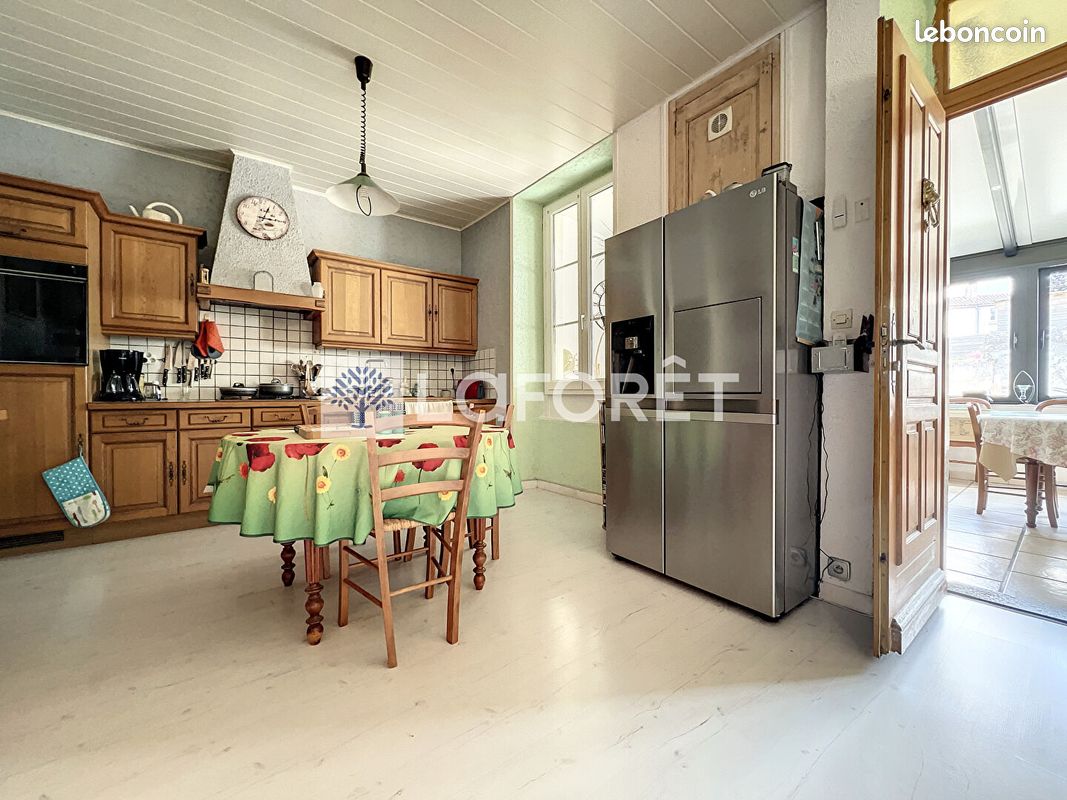 Propriété 5 pièces 177 m² - Saint-Varent 79330 (image principale 7)