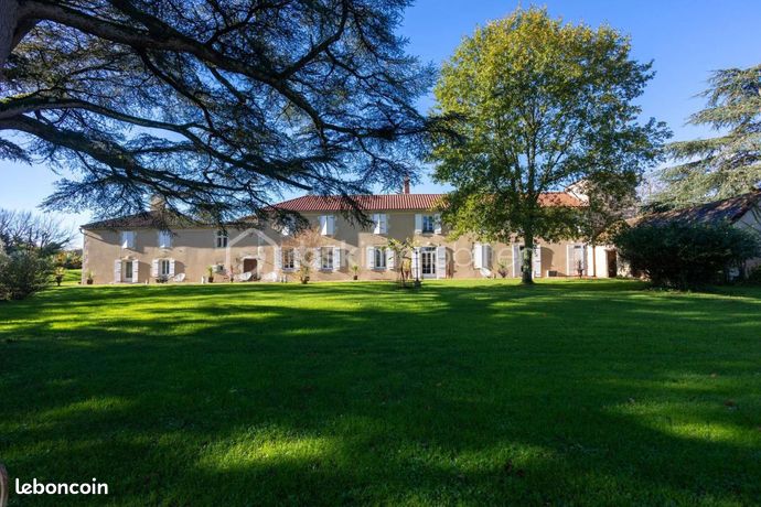 Maison 21 pièces 962 m²