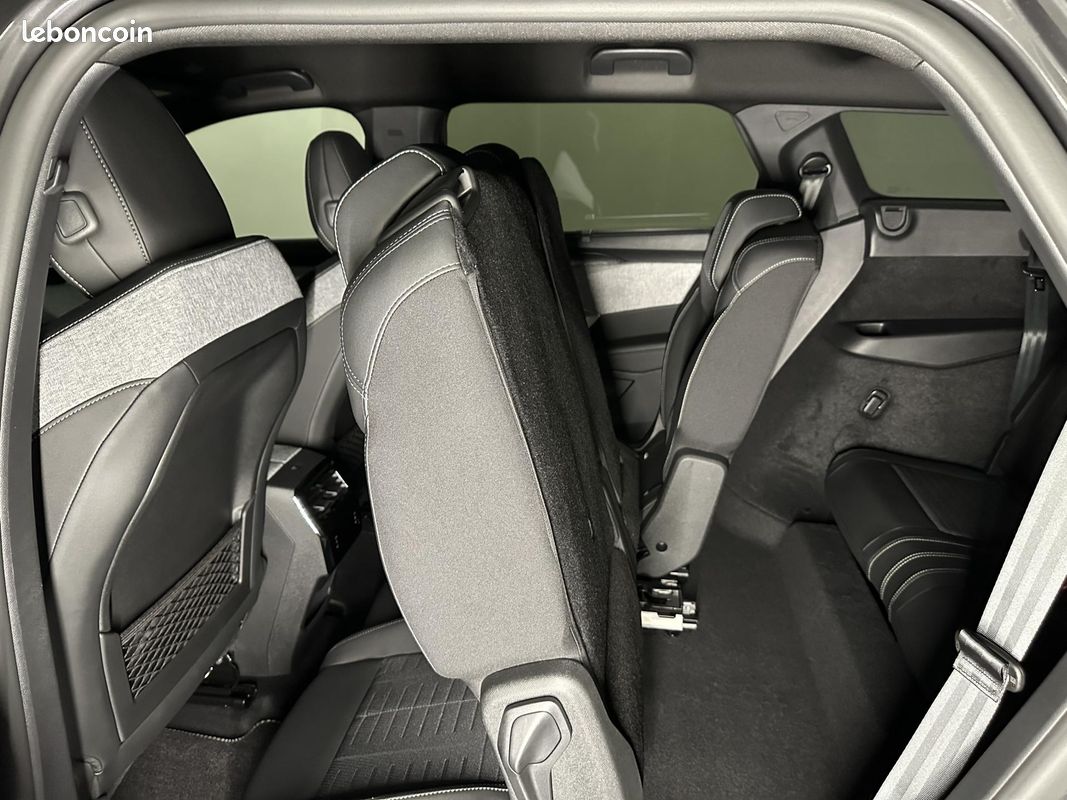 PEUGEOT 5008 1.2i Hybrid 145 e-DCS6 GT 360 7PL (image 35)
