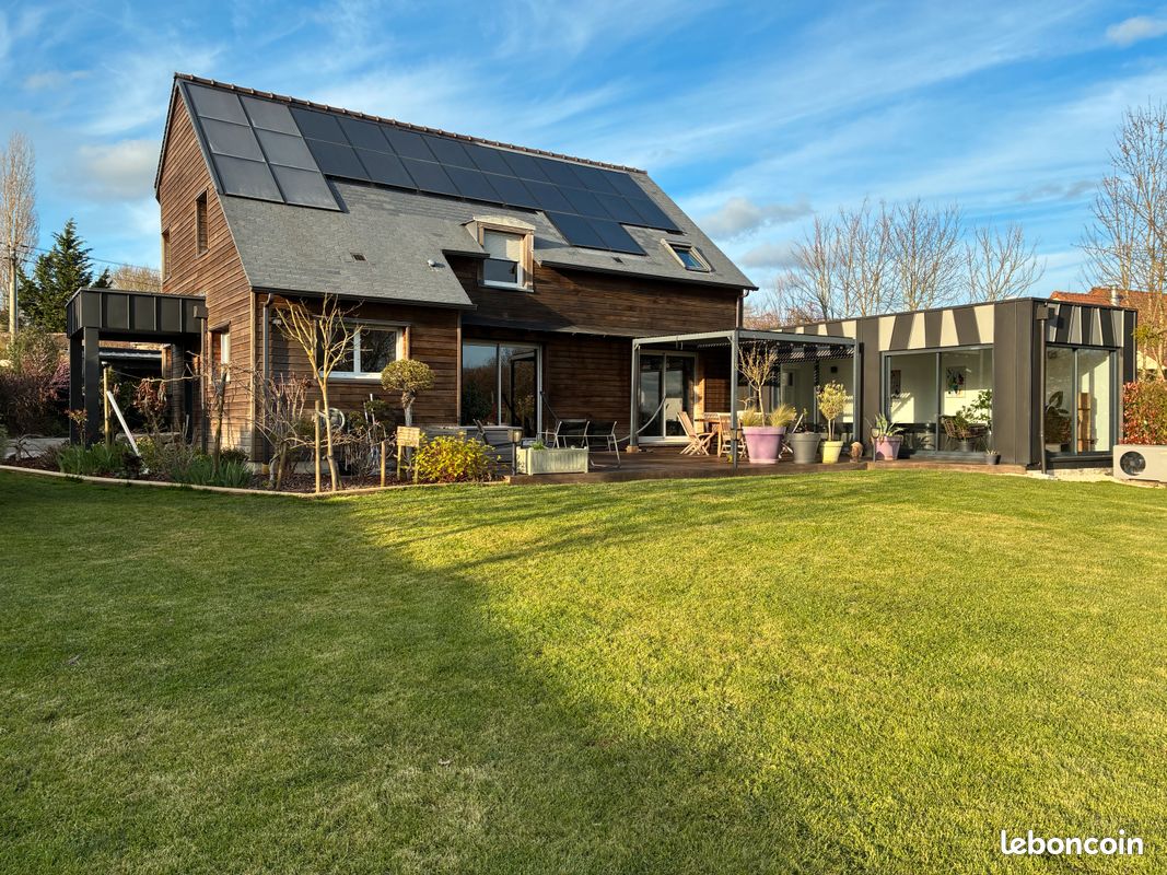 Maison 9 pièces 220 m² · à Gesnes-le-Gandelin · 220 m² · 300 000 €