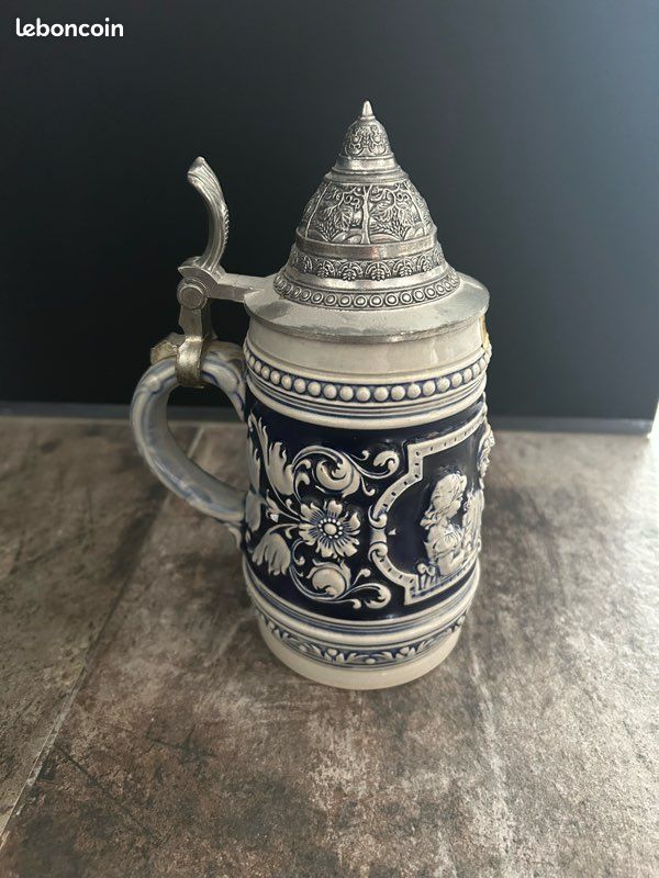 ANCIENNE CHOPE À bière avec couvercle en étain. EUR 25,00 - FR