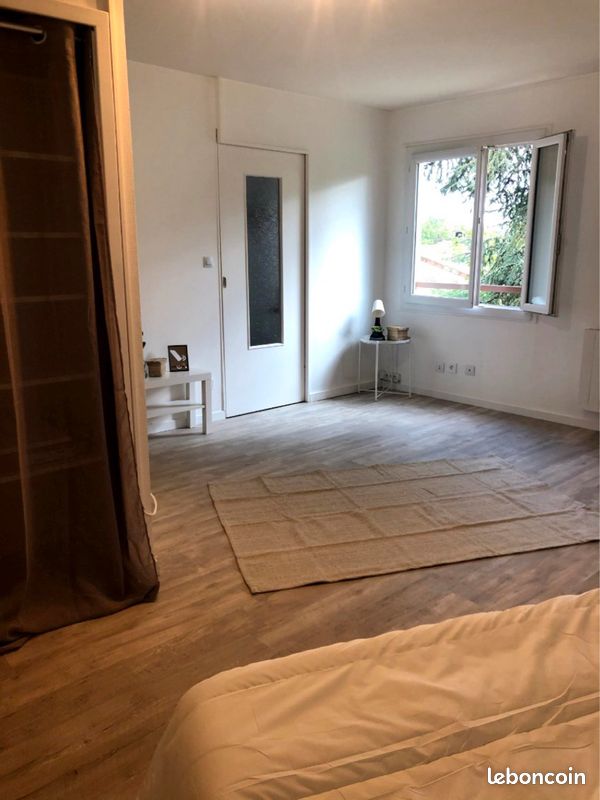 T1 bis meublé avec balcon à côté des facs - Poitiers 86000 (image principale 0)