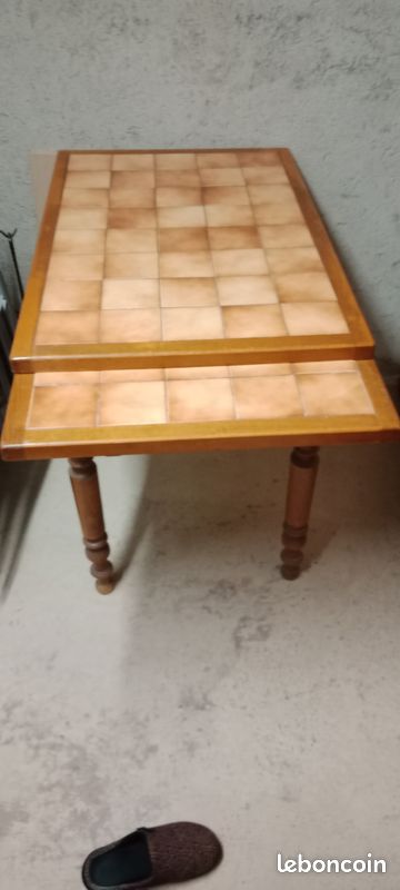 Table de cuisine carrelée (image 2)