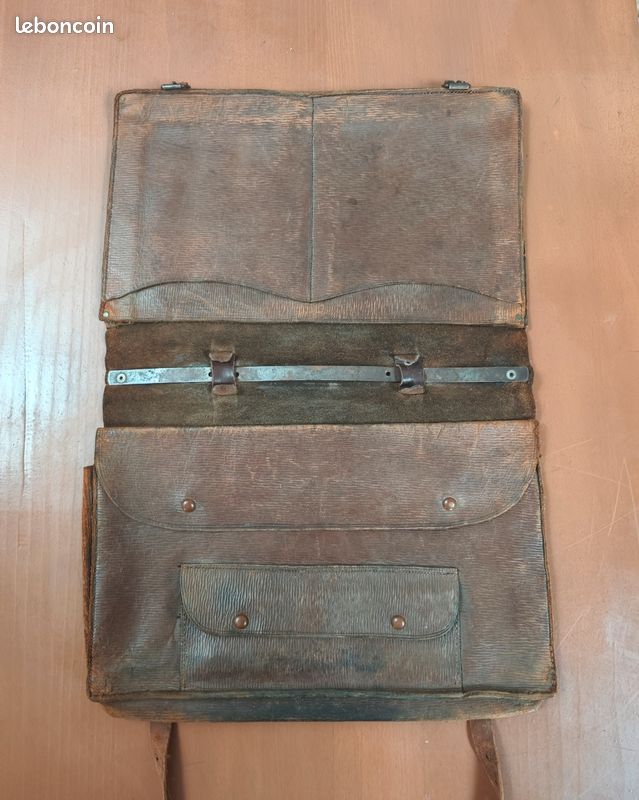 Ancienne Sacoche De Métier En Cuir épais Deux Tons Années 30/40 - Dimensions 43x22x22 Cm - Occasion