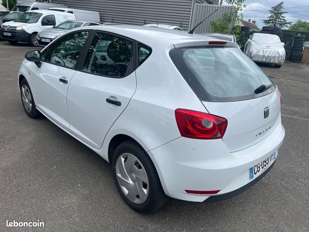 Seat IBIZA 1.2 TDI 75 STYLE 5P (image 4)