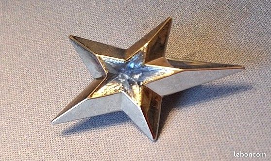 Broches Et Pendentifs De La Marque Thierry Mugler - Bijoux D'occasion Signés