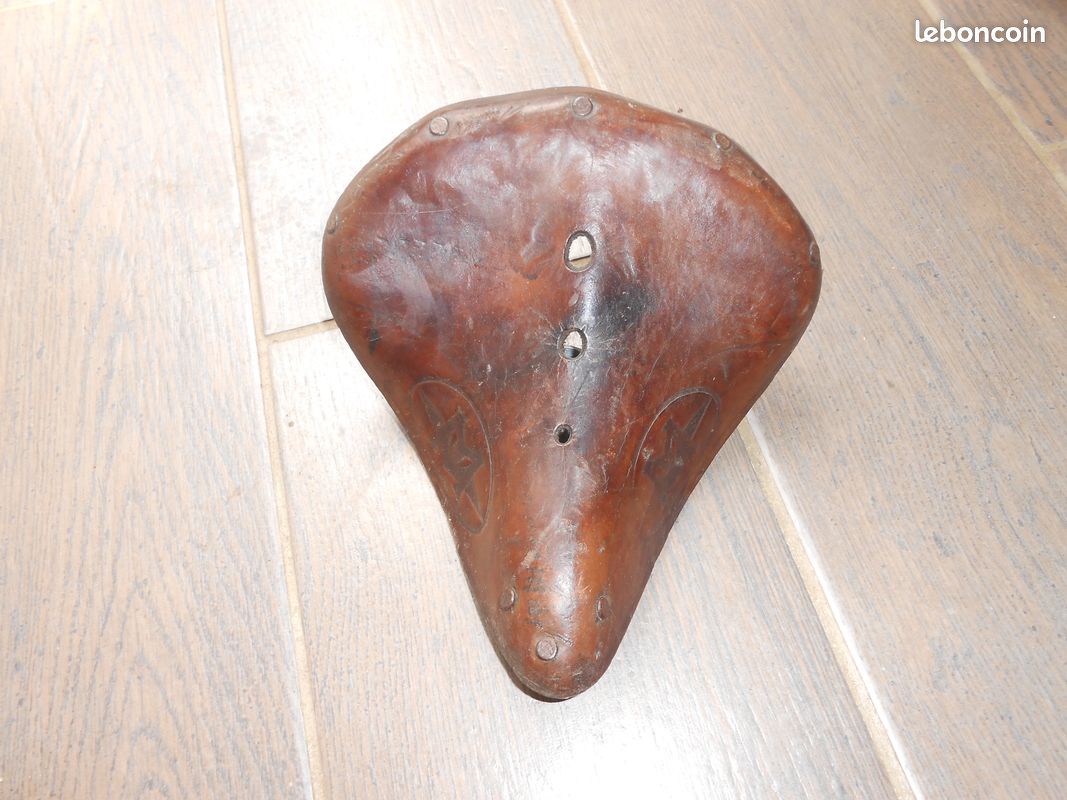 Selle En Cuir Pour Vélo Ancien Motobécane, Marron, Fabrication Française, Occasion