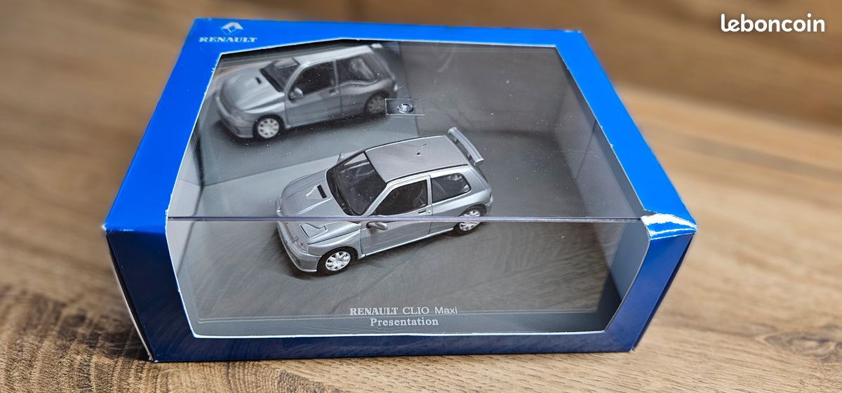 Miniature Renault Clio Maxi 1:43 - Universal Hobbies - Présentation Mondial Auto 1995