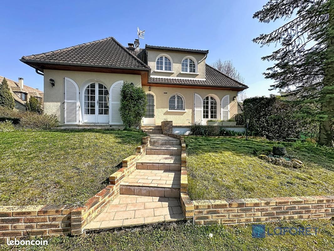 Maison 6 pièces 140 m² · à Saint-Germain-lès-Arpajon · 140 m² · 359 000 €