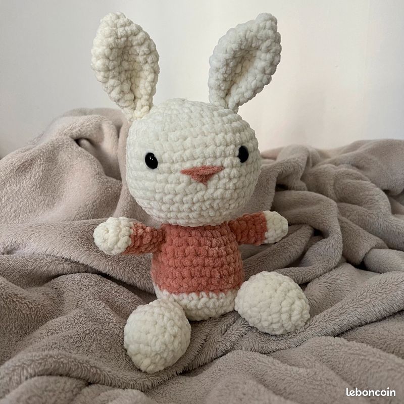 Peluche lapin en crochet fait-main (image 5)