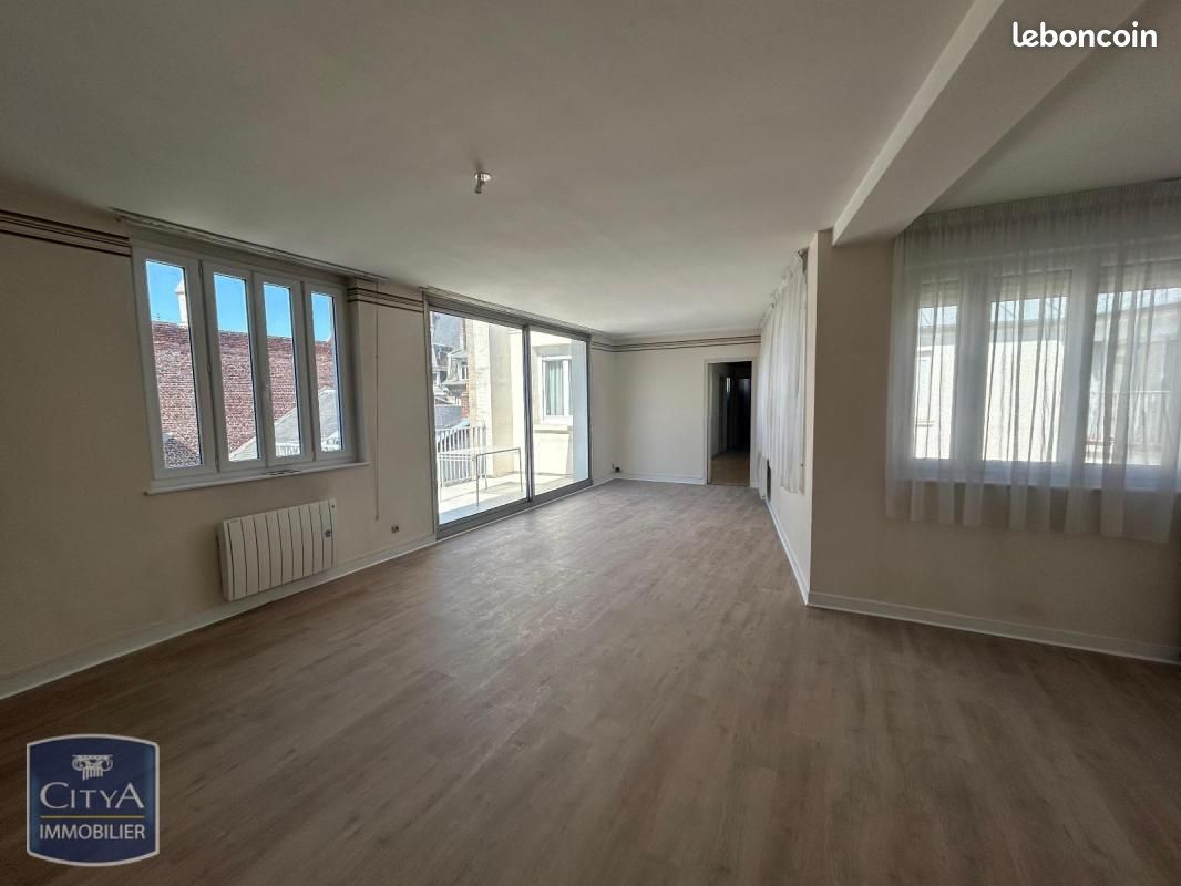 Appartement 4 pièces 99 m² · à Saint-Quentin · 99 m² · 890 €