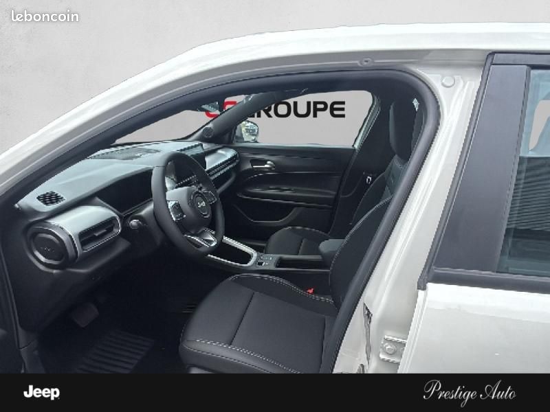 Jeep Avenger 1.2 Turbo T3 110ch MHEV Altitude BVR6 eHybrid (image 9)