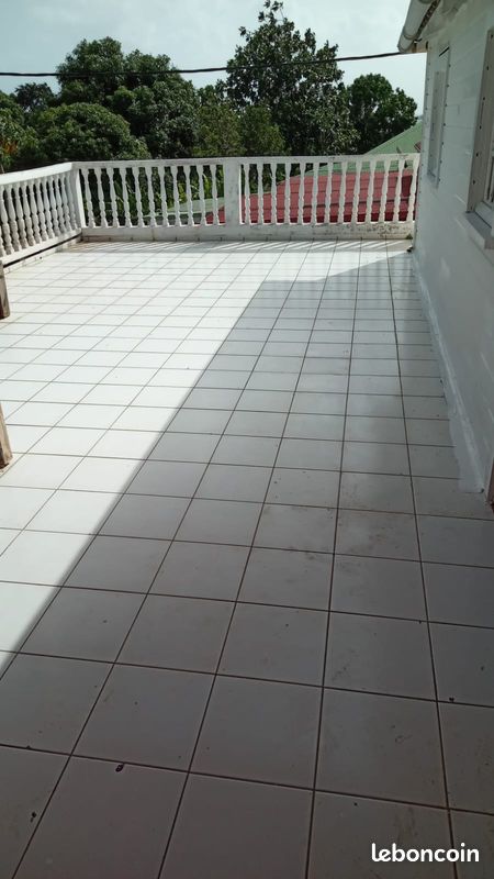 Maison 6 pièces 80 m² · à Sainte-Rose · 80 m² · 850 €