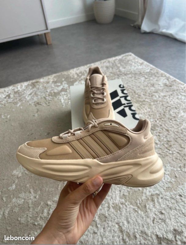 Baskets Adidas Ozelle femme taille 38 (image 1)