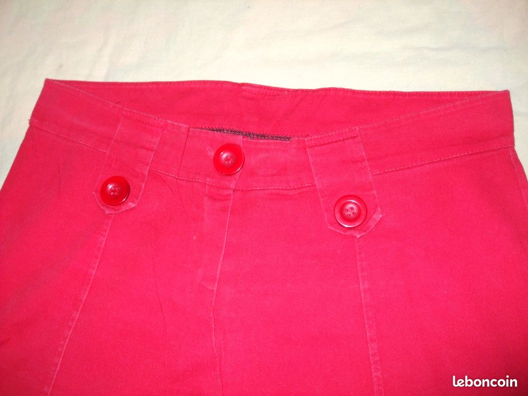 Pantacourt rouge pour femme (image 2)