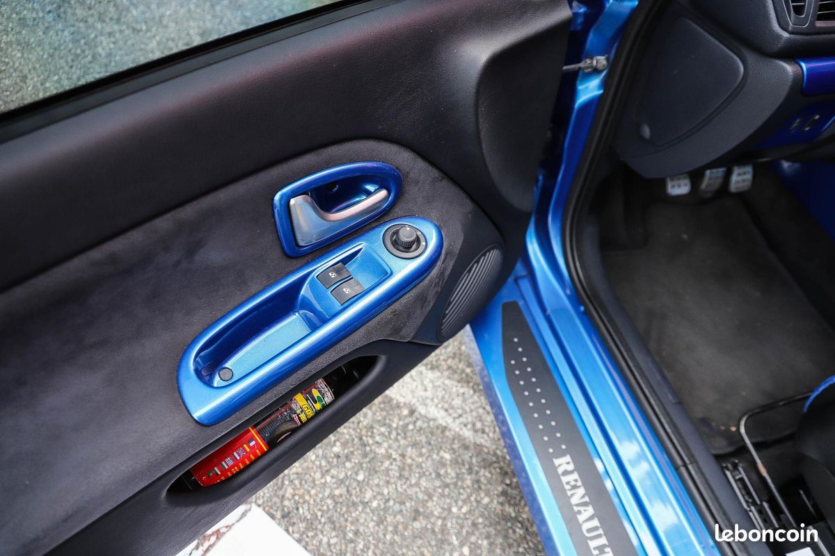 RENAULT CLIO 3.0i V6 RS V6 PHASE 2 (image 15)