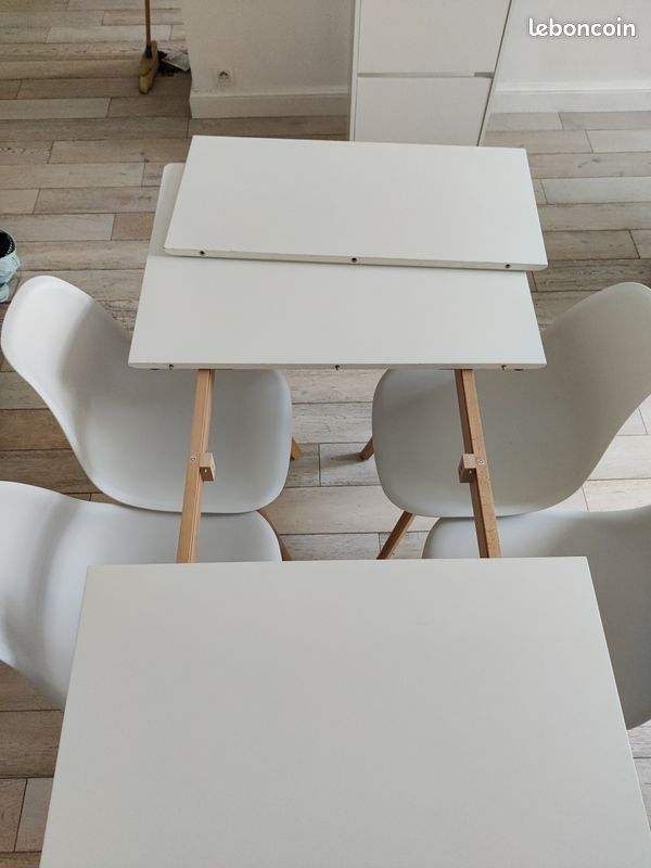 Table et 4 chaises (image 7)