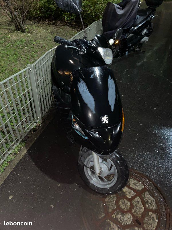 Scooter zénith 50 parfait état Motos