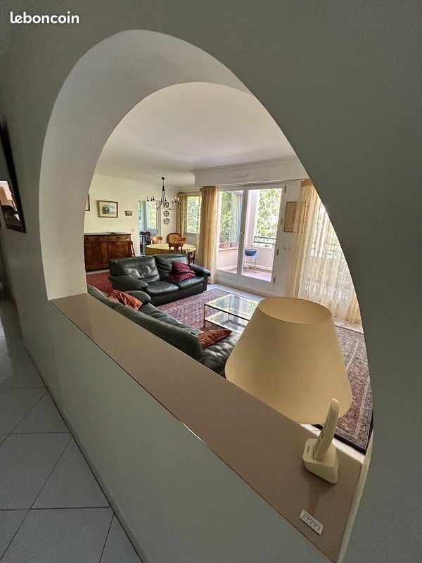 Parking 4 pièces 113 m² · à Aix-en-Provence · 113 m² · 3 500 €