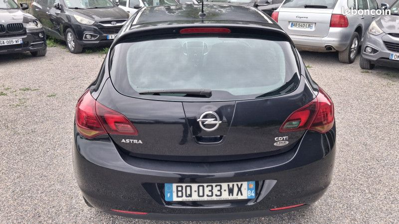 Opel ASTRA 1.3 CDTI95 FAP COSMO (image 4)