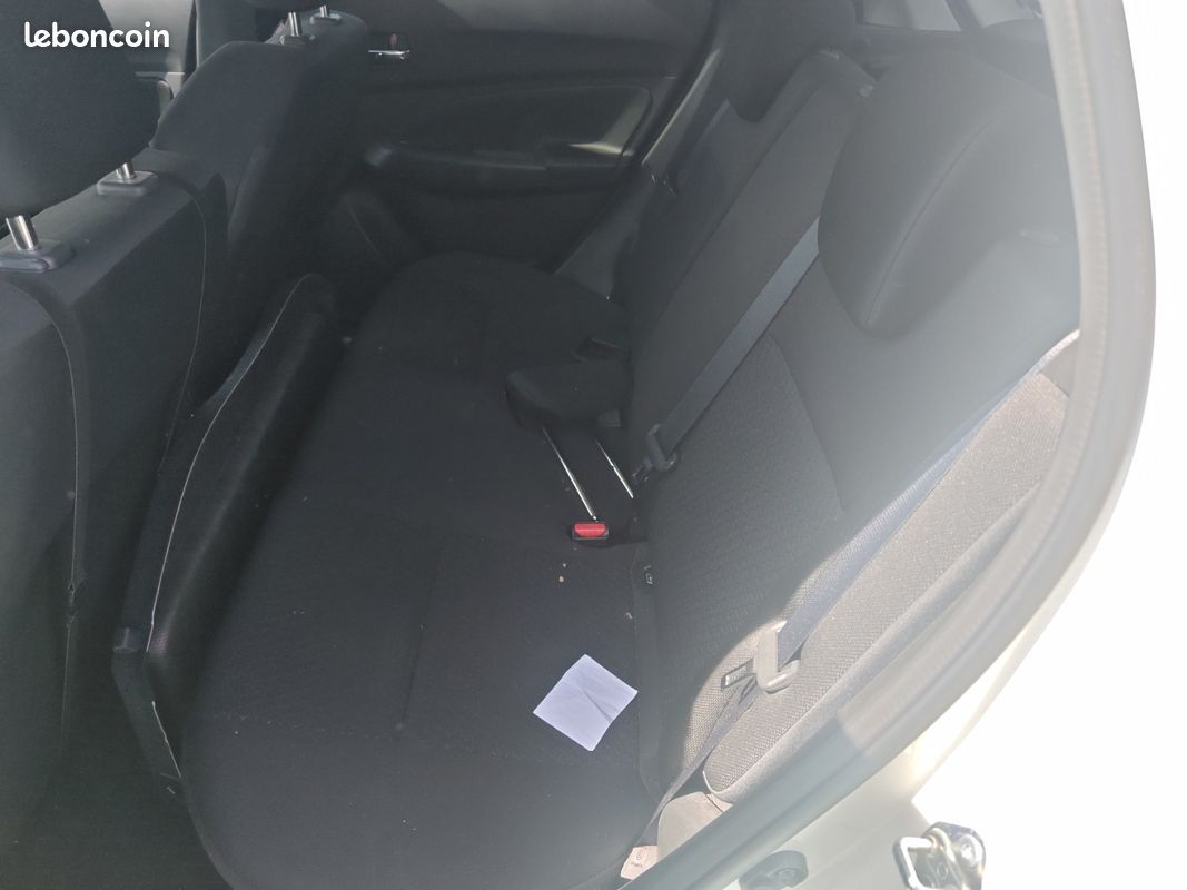 Suzuki swift 1.2i 16v hybrid (image 6)