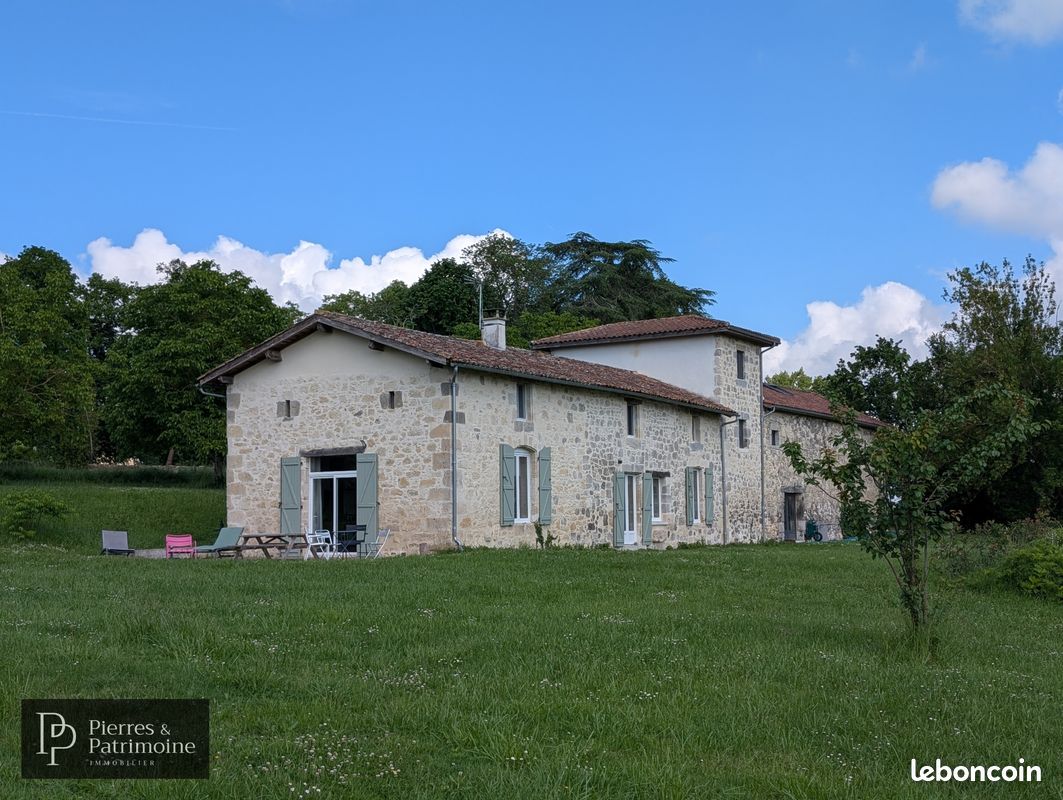 Maison 8 pièces 334 m² · à Lasserre · 334 m² · 480 000 €