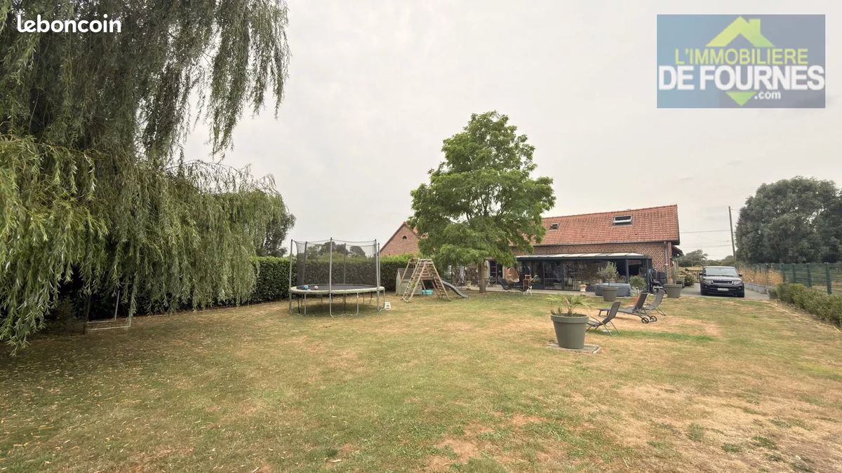 Maison 7 pièces 245 m² · à Le Maisnil · 245 m² · 735 000 €