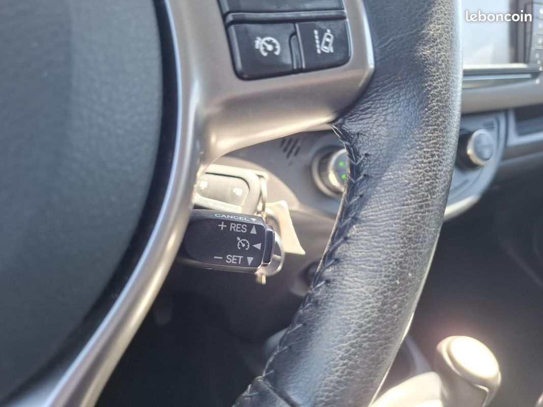 Toyota yaris 1.3 vvti 100 dynamic cvt bva (image 20)